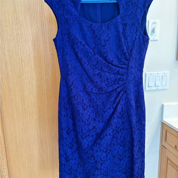 Brand New Tahari Arthur S. Levine Dress - Size 6 - Picture 5 of 8